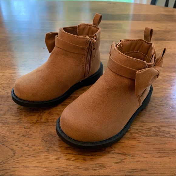 Gap Toddler Vegan Suede Bow Chelsea Boots; Size 6 - Picture 3 of 7